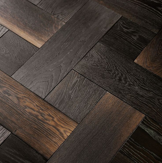 Solid wood tabletop in oak and walnut